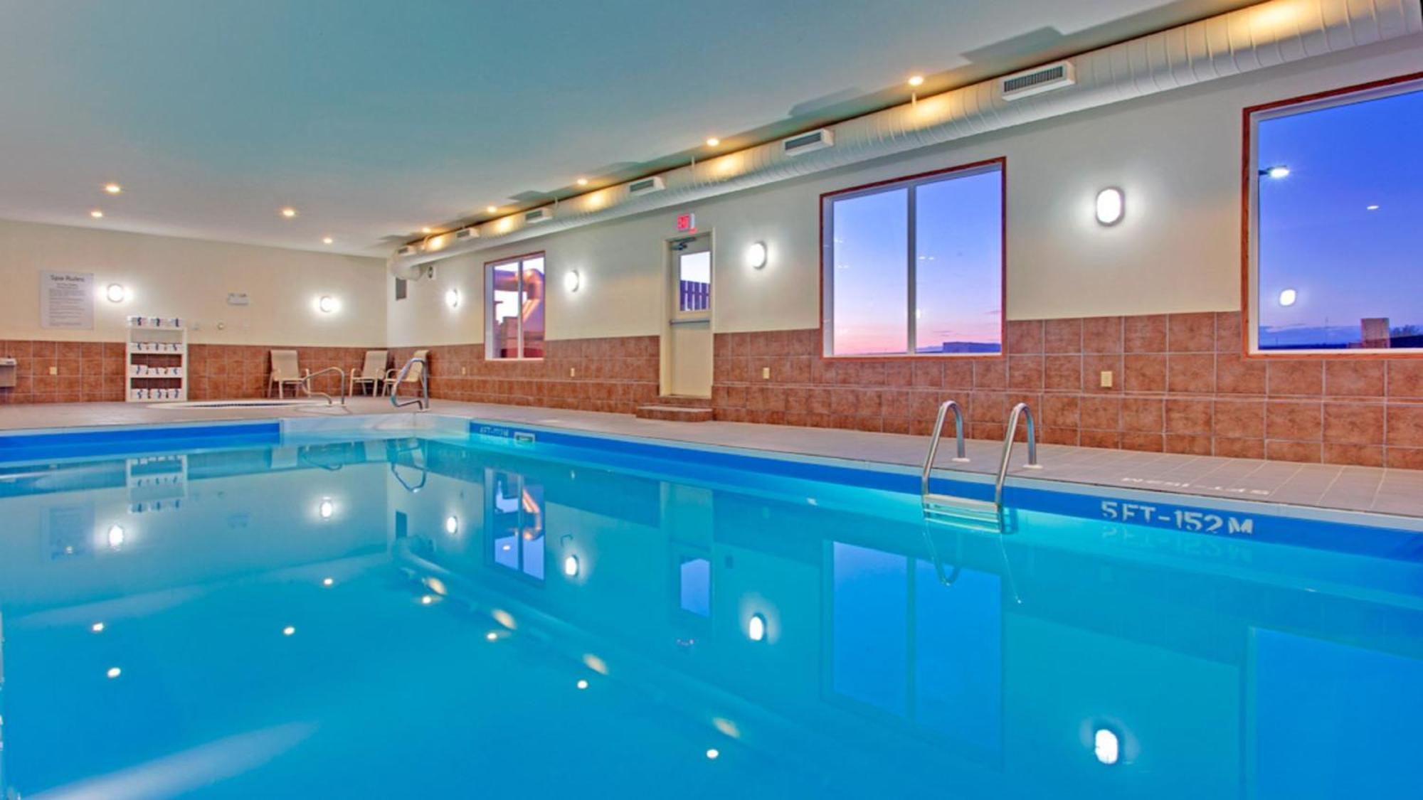 Holiday Inn Express Hotel & Suites Swift Current By Ihg Екстер'єр фото