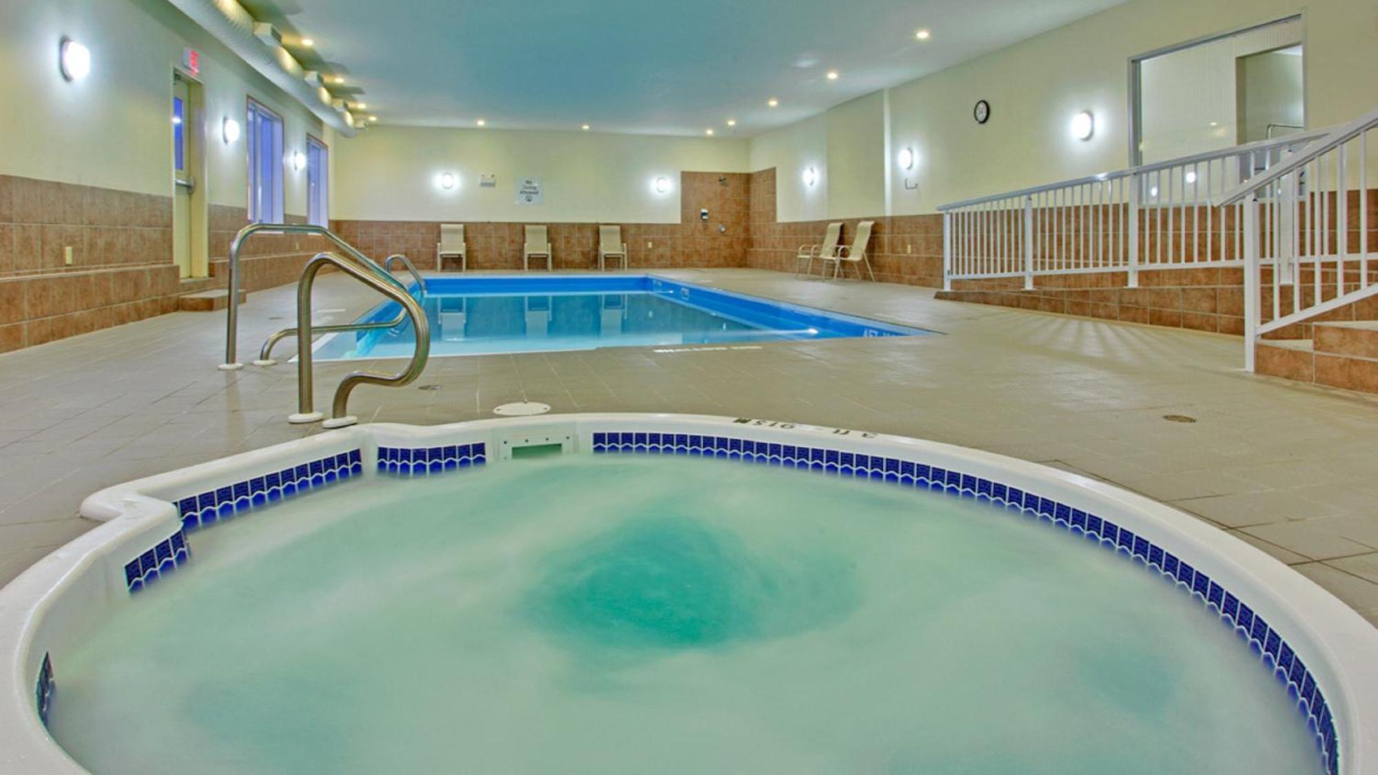 Holiday Inn Express Hotel & Suites Swift Current By Ihg Екстер'єр фото