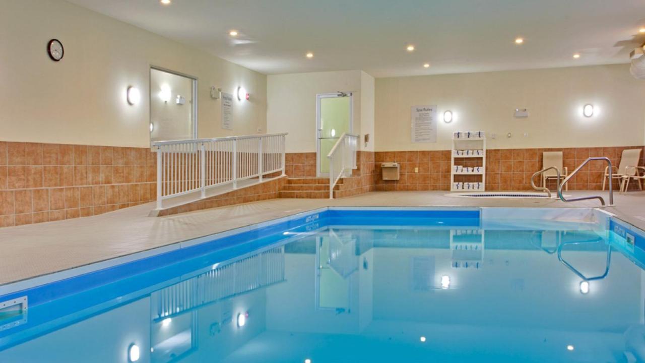 Holiday Inn Express Hotel & Suites Swift Current By Ihg Екстер'єр фото