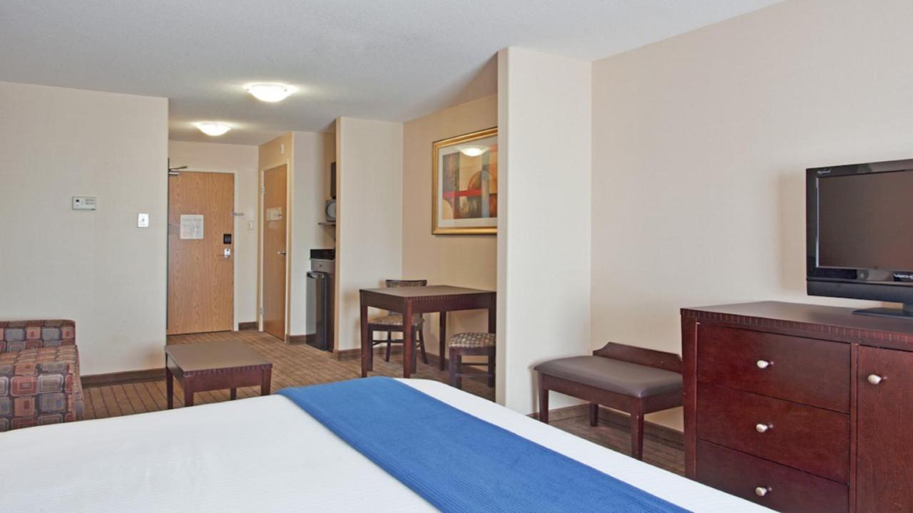 Holiday Inn Express Hotel & Suites Swift Current By Ihg Екстер'єр фото