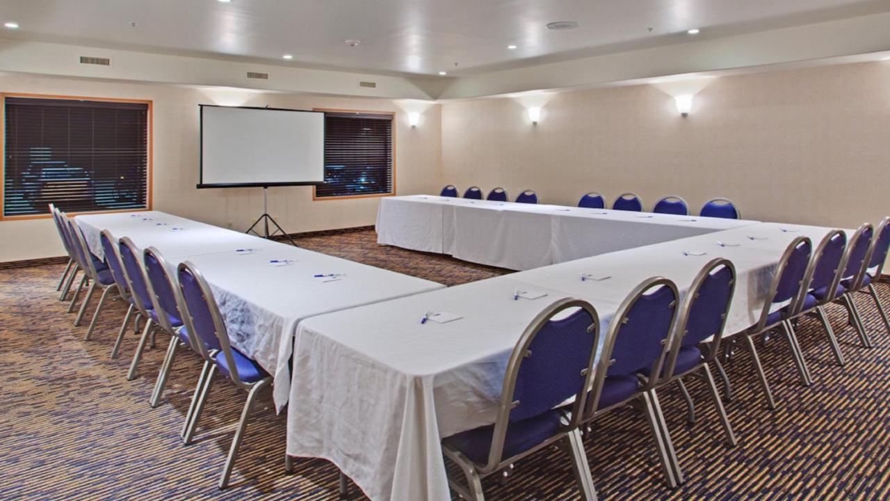 Holiday Inn Express Hotel & Suites Swift Current By Ihg Екстер'єр фото