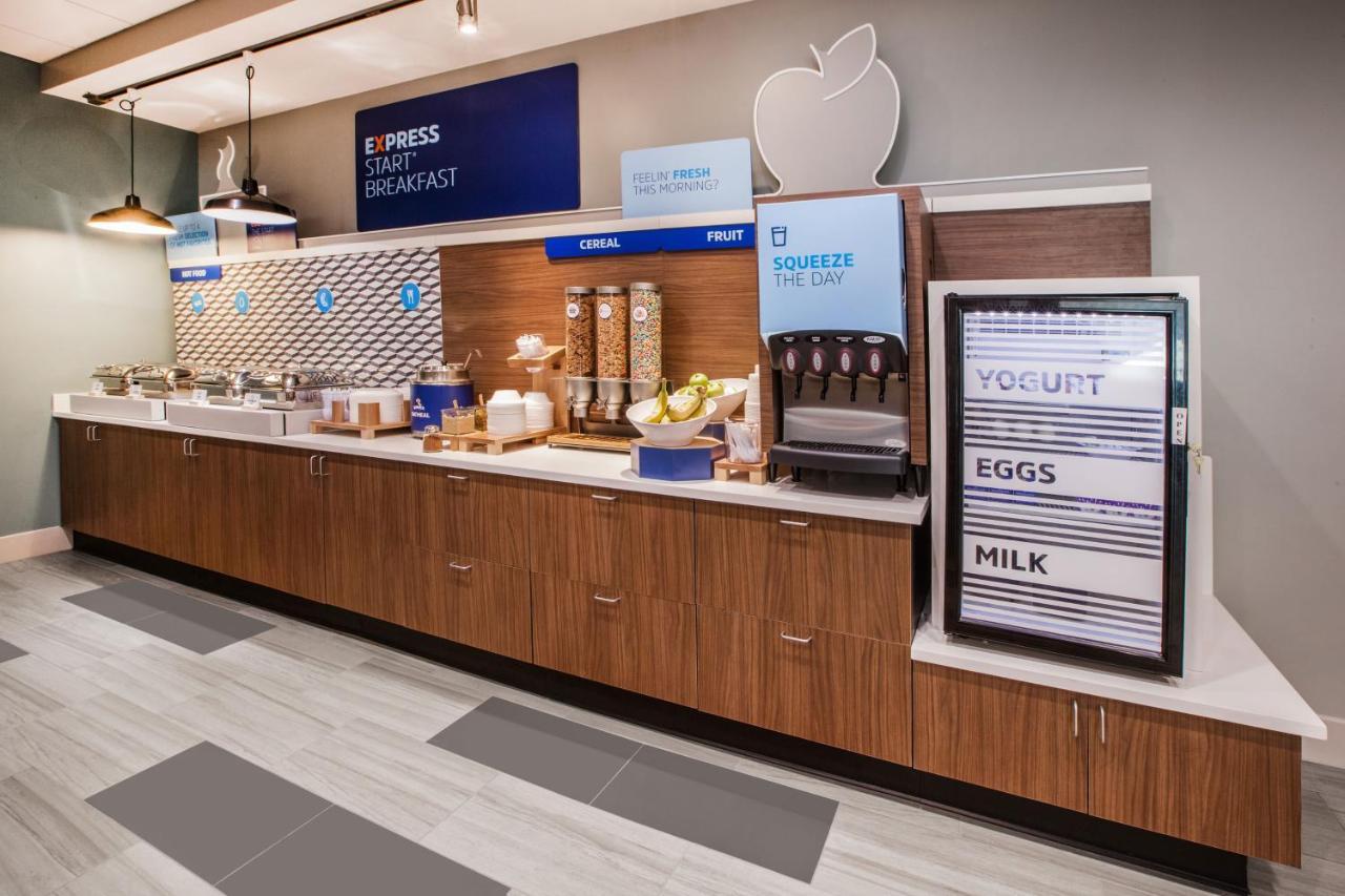 Holiday Inn Express Hotel & Suites Swift Current By Ihg Екстер'єр фото